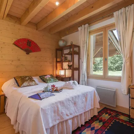 Шале Les Chosalets Chalet Sleeps 6 *