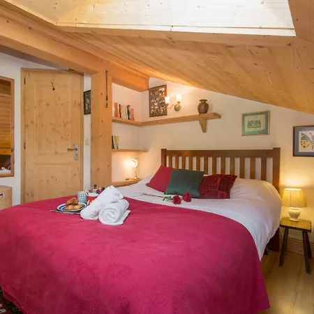 Шале Les Chosalets Chalet Sleeps 6