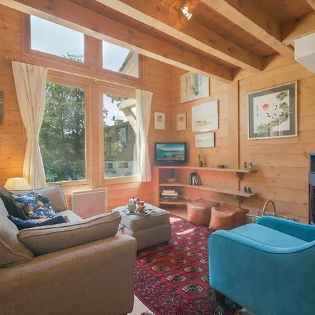 Les Chosalets Chalet Sleeps 6 Шале